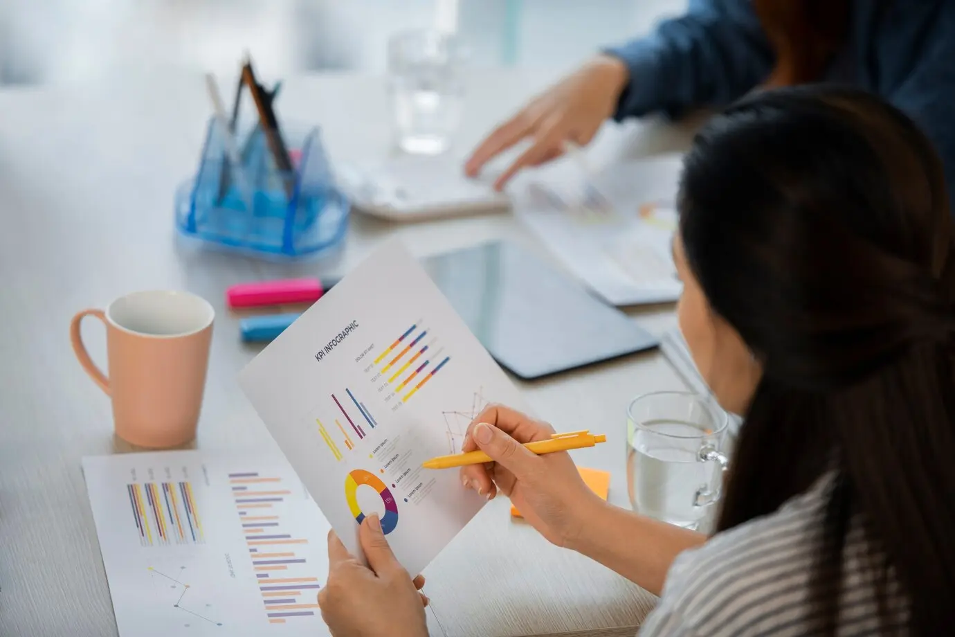 https://www.smartdatacollective.com/wp-content/uploads/2018/04/AI-in-healthcare-pros-corns.jpg